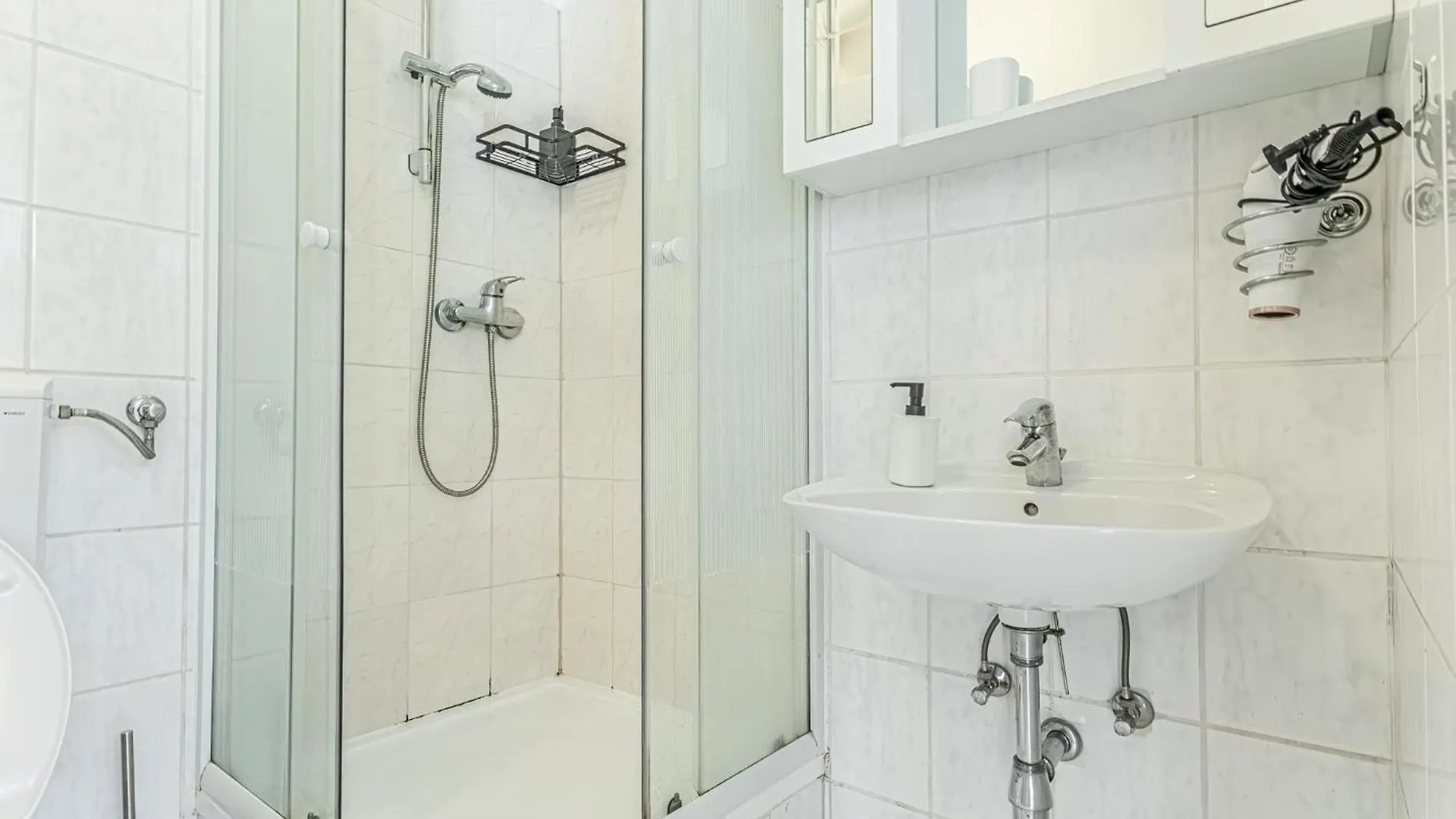 Apartman Beautiful 1BR Apt, 10 Min to Westbahnhof Bécs Ausztria