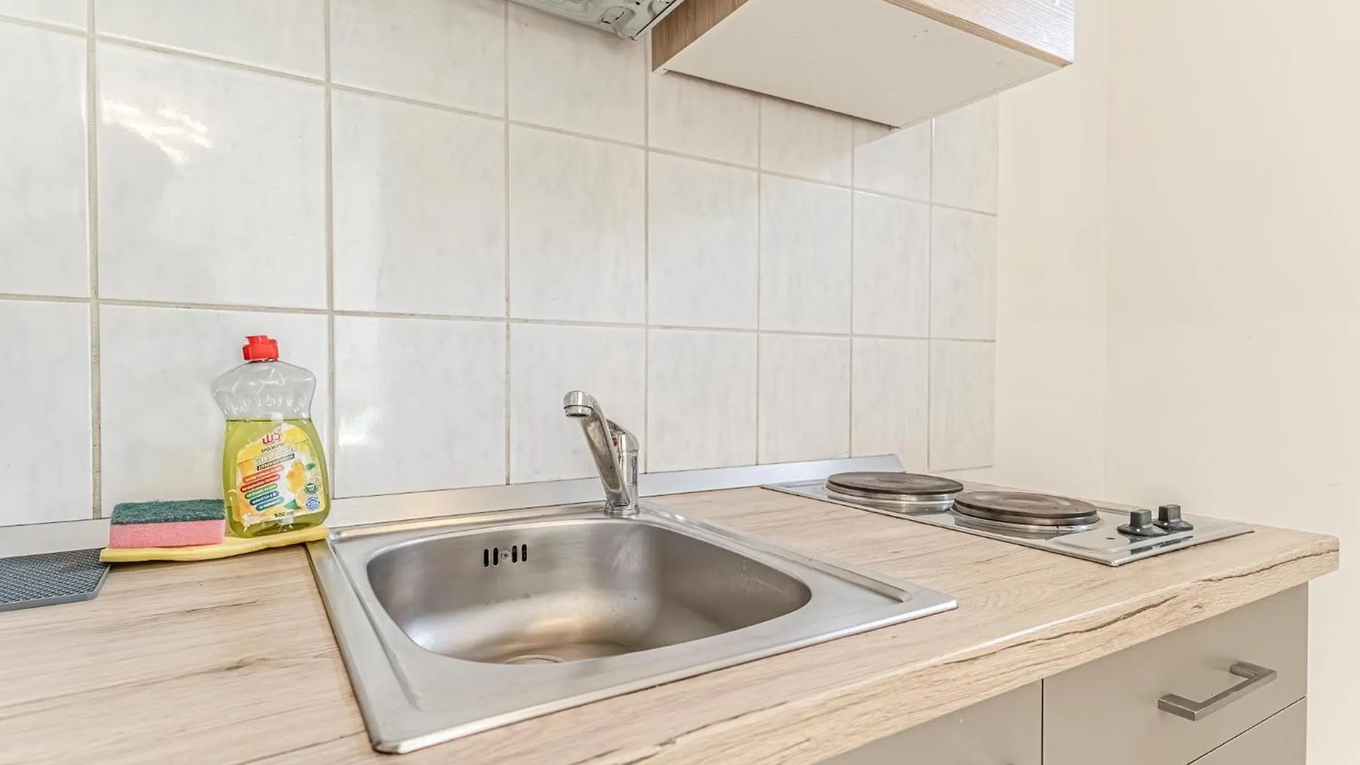 Beautiful 1BR Apt, 10 Min to Westbahnhof Vídeň Apartmán